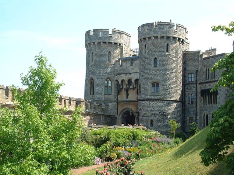 Windsor_Castle_-_panoramio_(6)